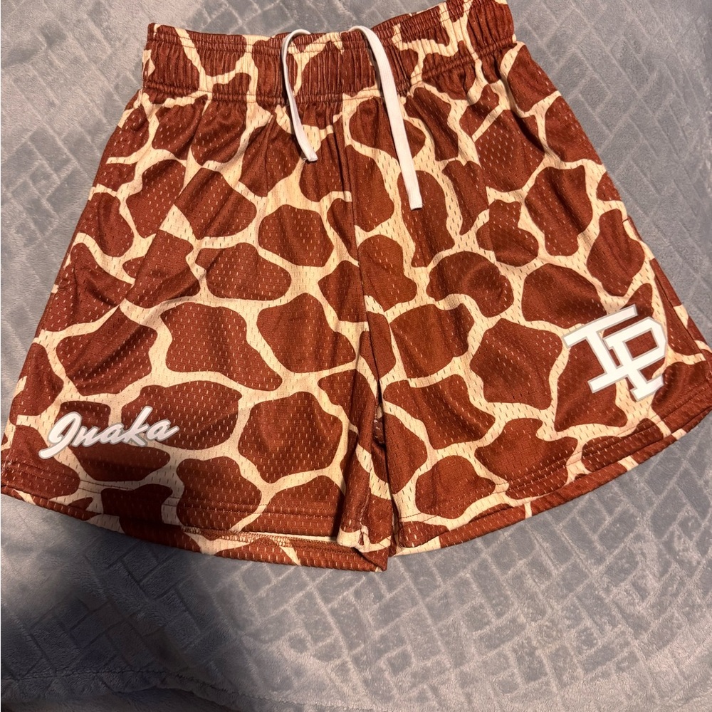 Inaka Power Shorts - Giraffe print size Small
